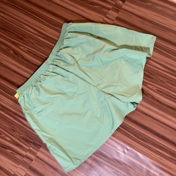Nwt Moving Comfort Running Shorts Size Large - Picture 9 of 13